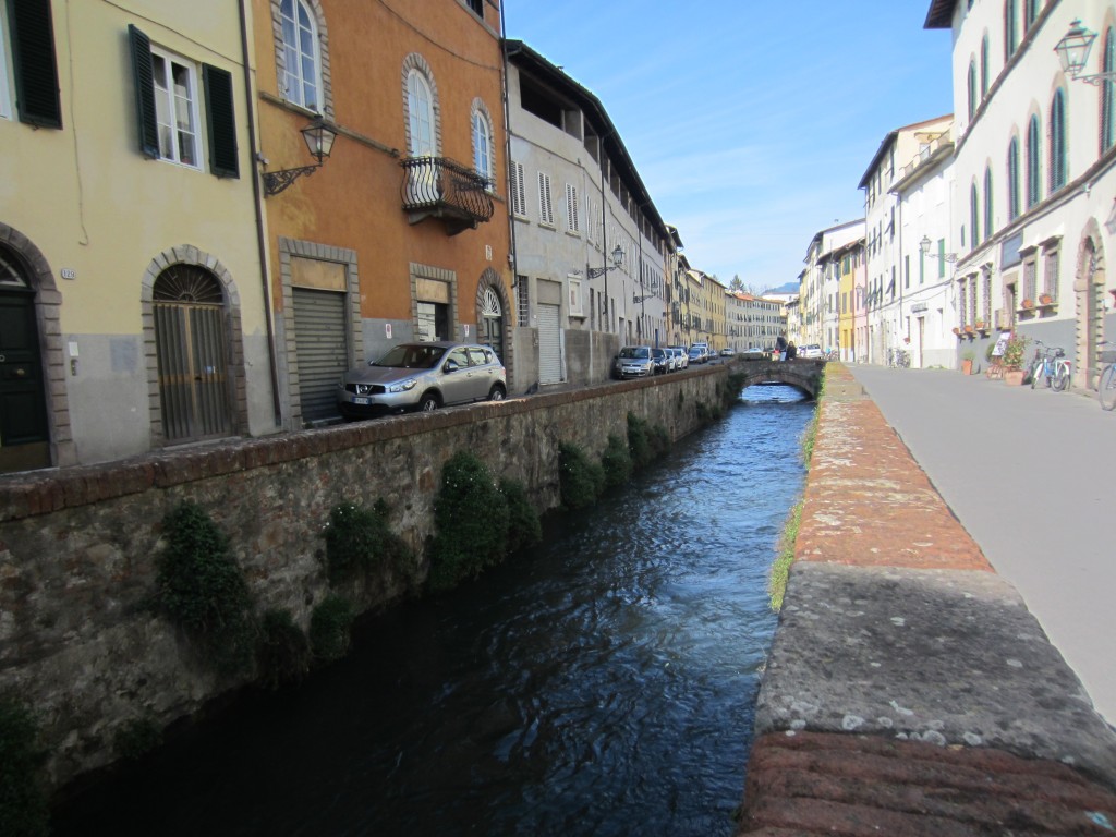 lucca tuscany river
