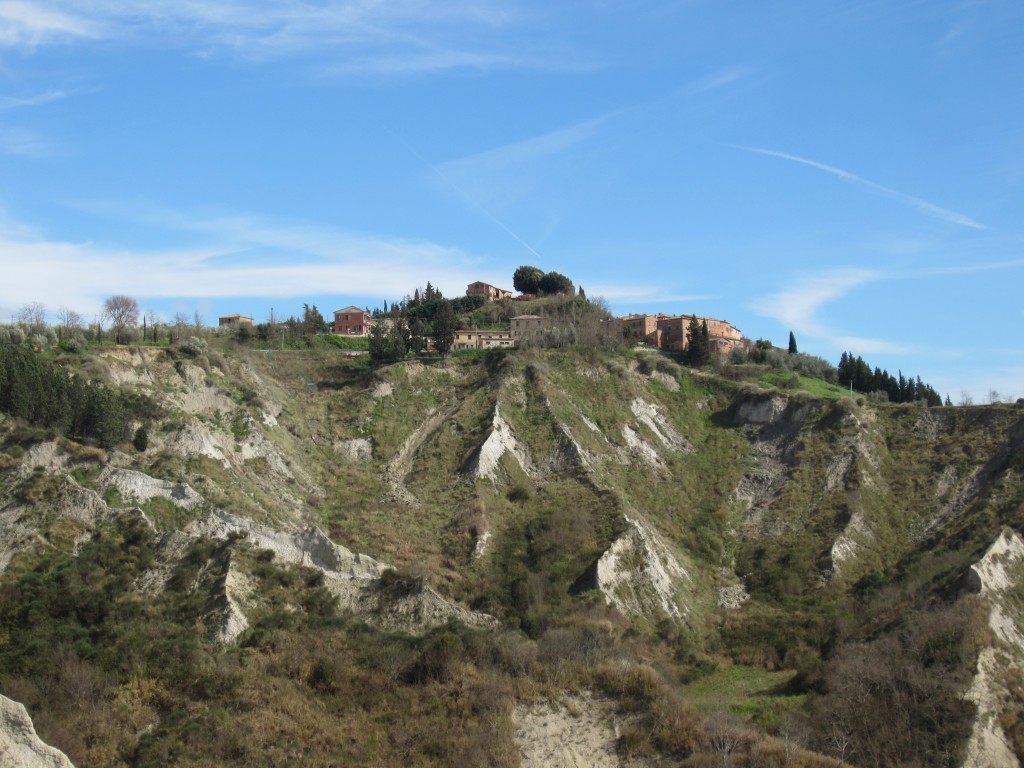 creta senesi tuscany craters