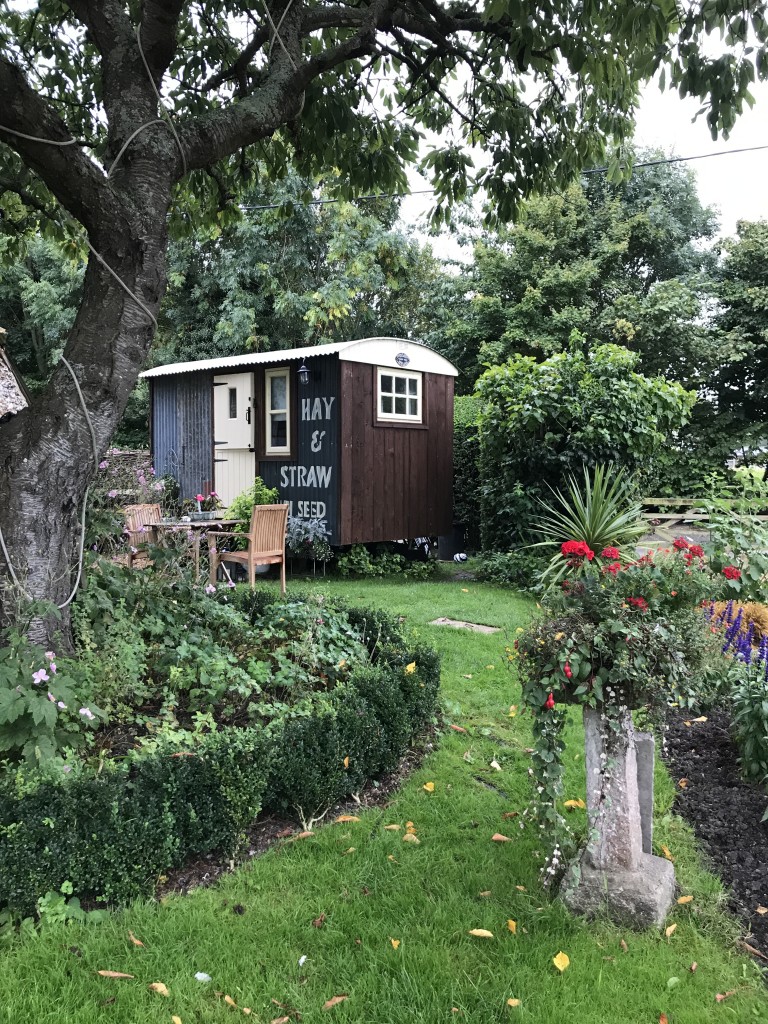 shepherd's hut with hot tub sauna pool sussex countryside near steyning, upper beeding