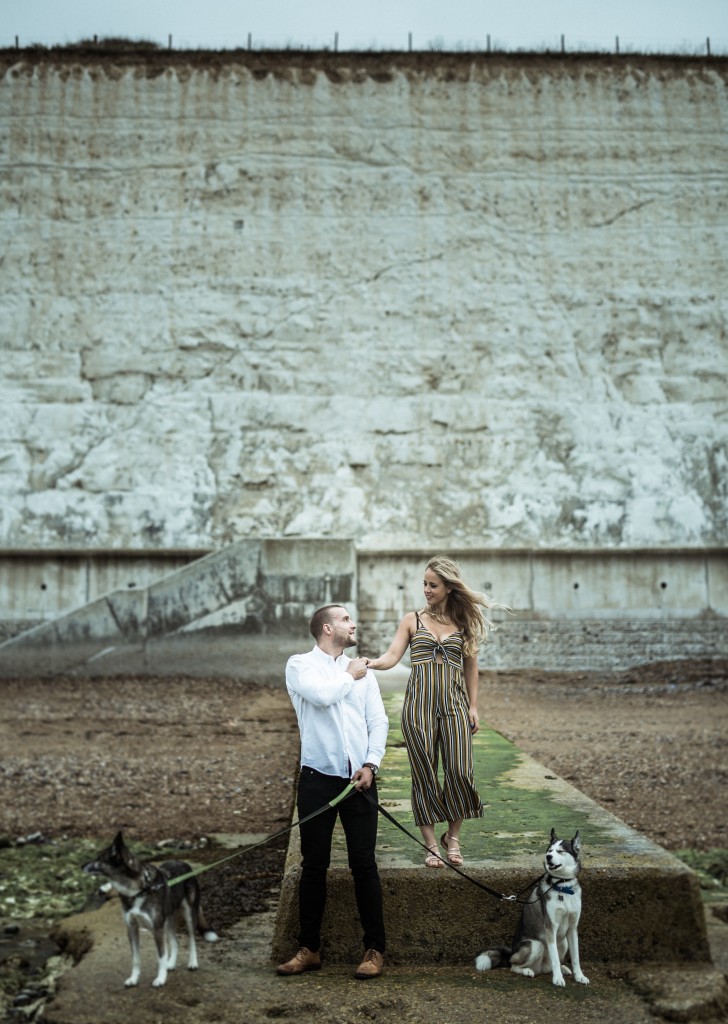 beach shoot engagement shoot pictures