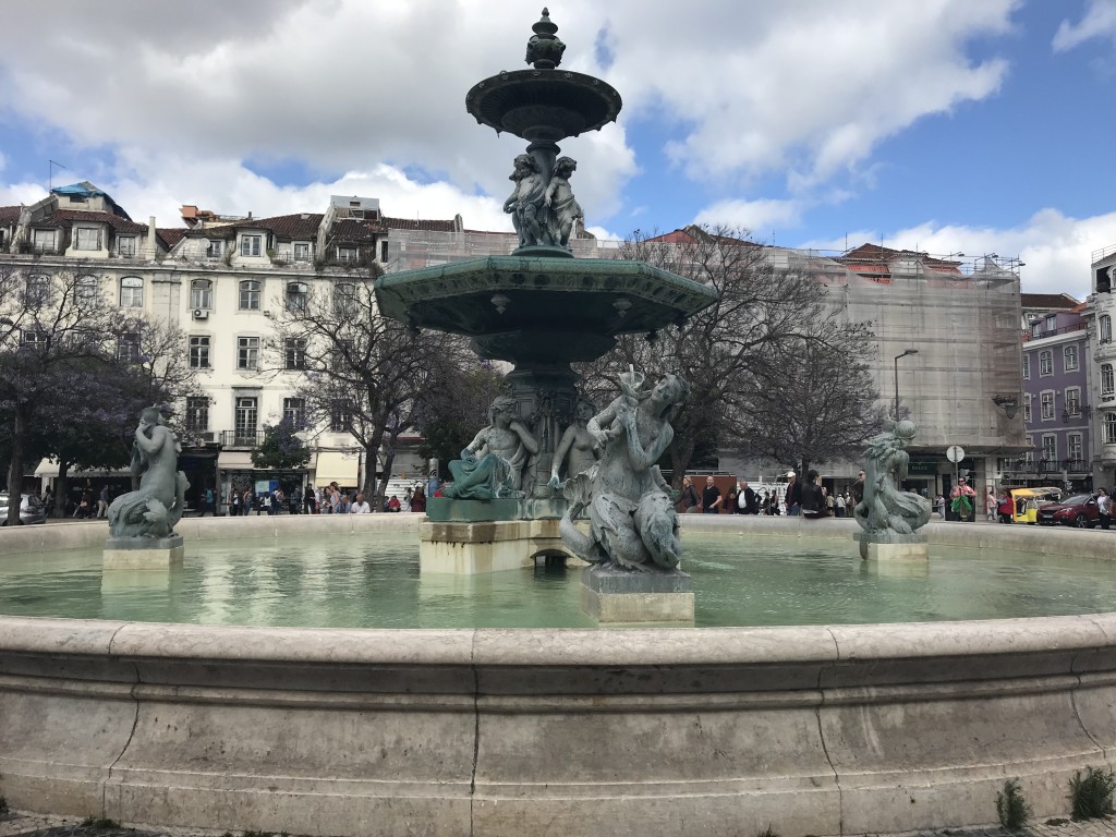 lisbon city fountain portugal