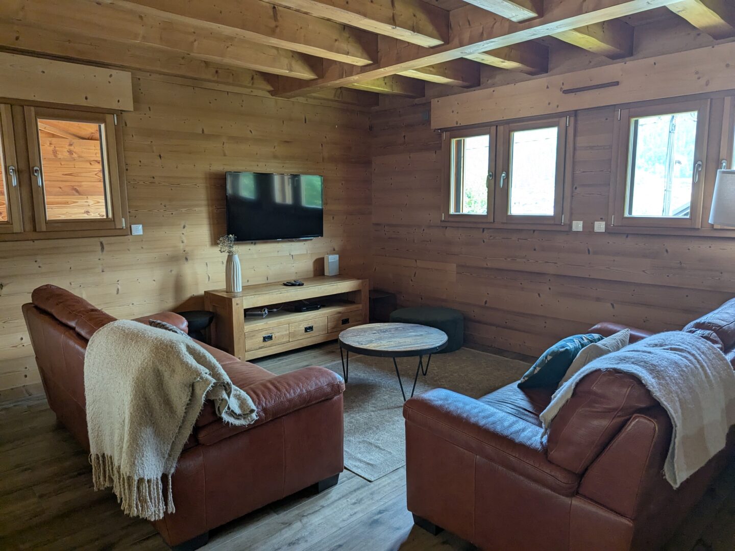 chalet morzine large with tv, sauna and hot tub